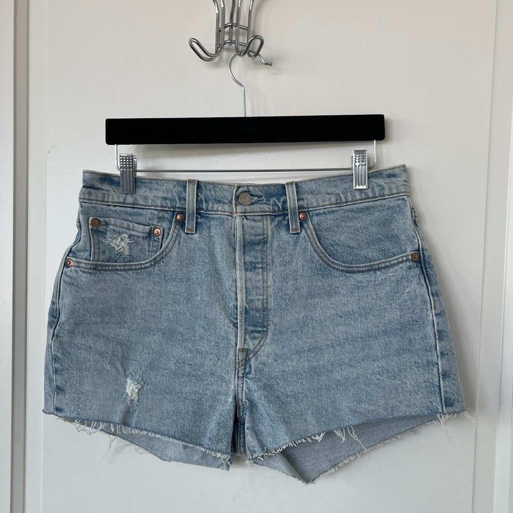 Levis 501 Original Denim Women’s Shorts Light Wash Size 30